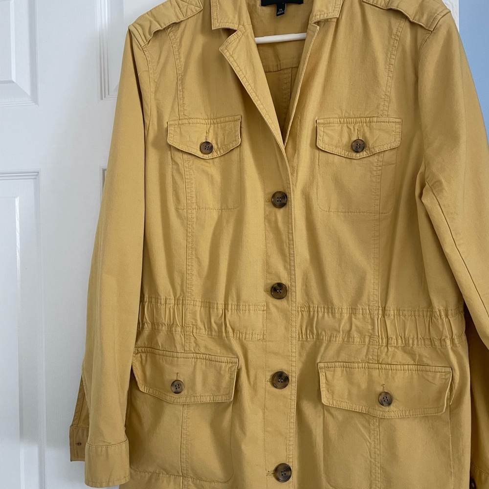 Talbots understated style jacket. 4 patch pockets, adjustable waist. XL